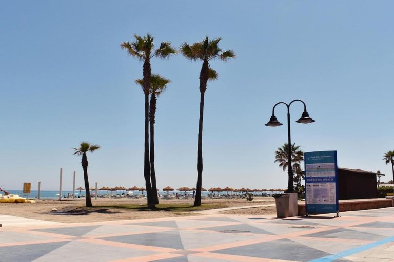 Torremolinos será pionera en la implementación de farolas solares inteligentes